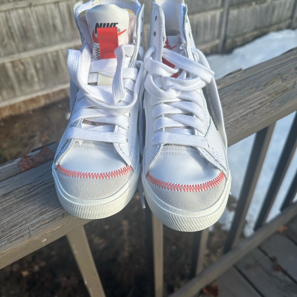 Nike Men's Blazer Mid 77 Jumbo sneakers, size 8. - Picture 5 of 5